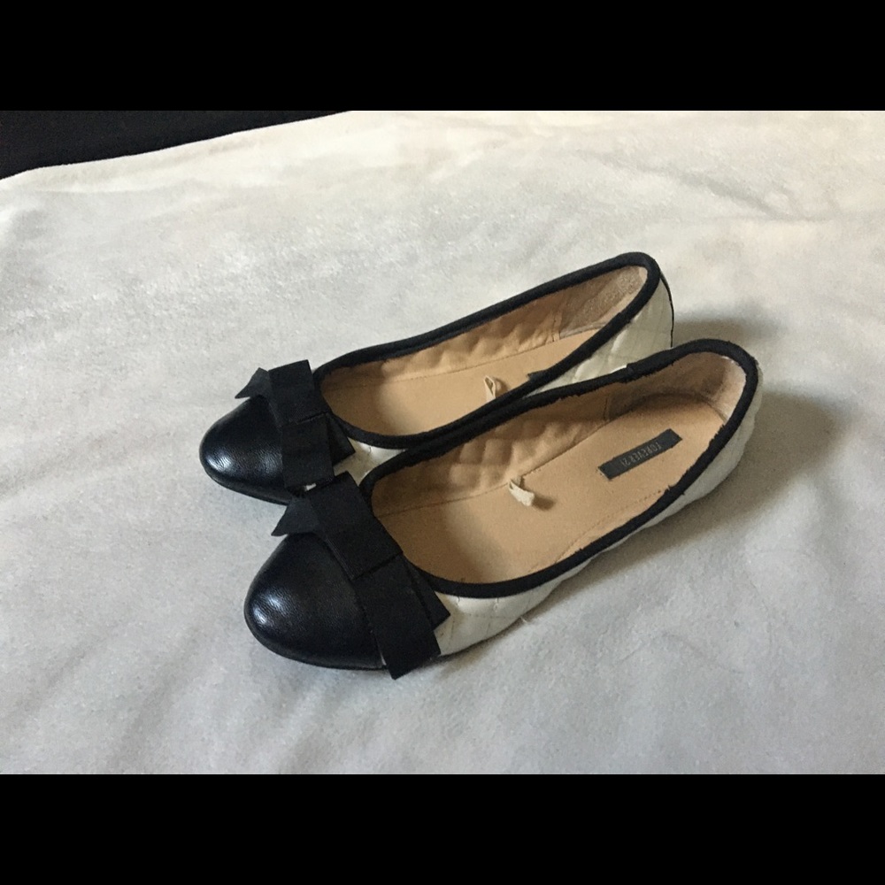 Slip ons - Picture 2 of 2